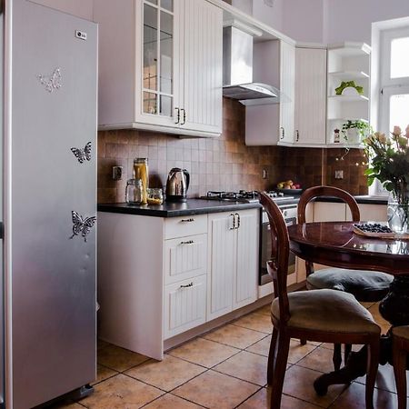 Halby Luxury Rooms Chmielna 73B Warschau Exterior foto