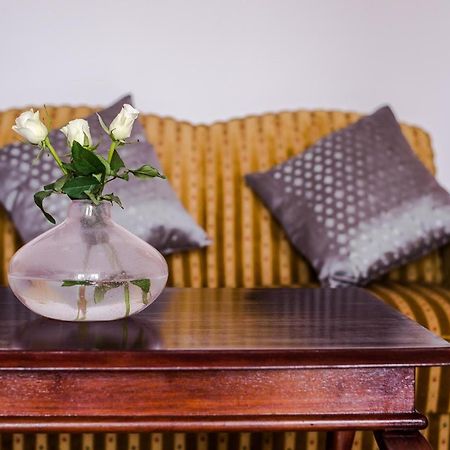Halby Luxury Rooms Chmielna 73B Warschau Exterior foto