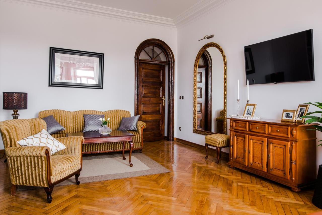 Halby Luxury Rooms Chmielna 73B Warschau Exterior foto
