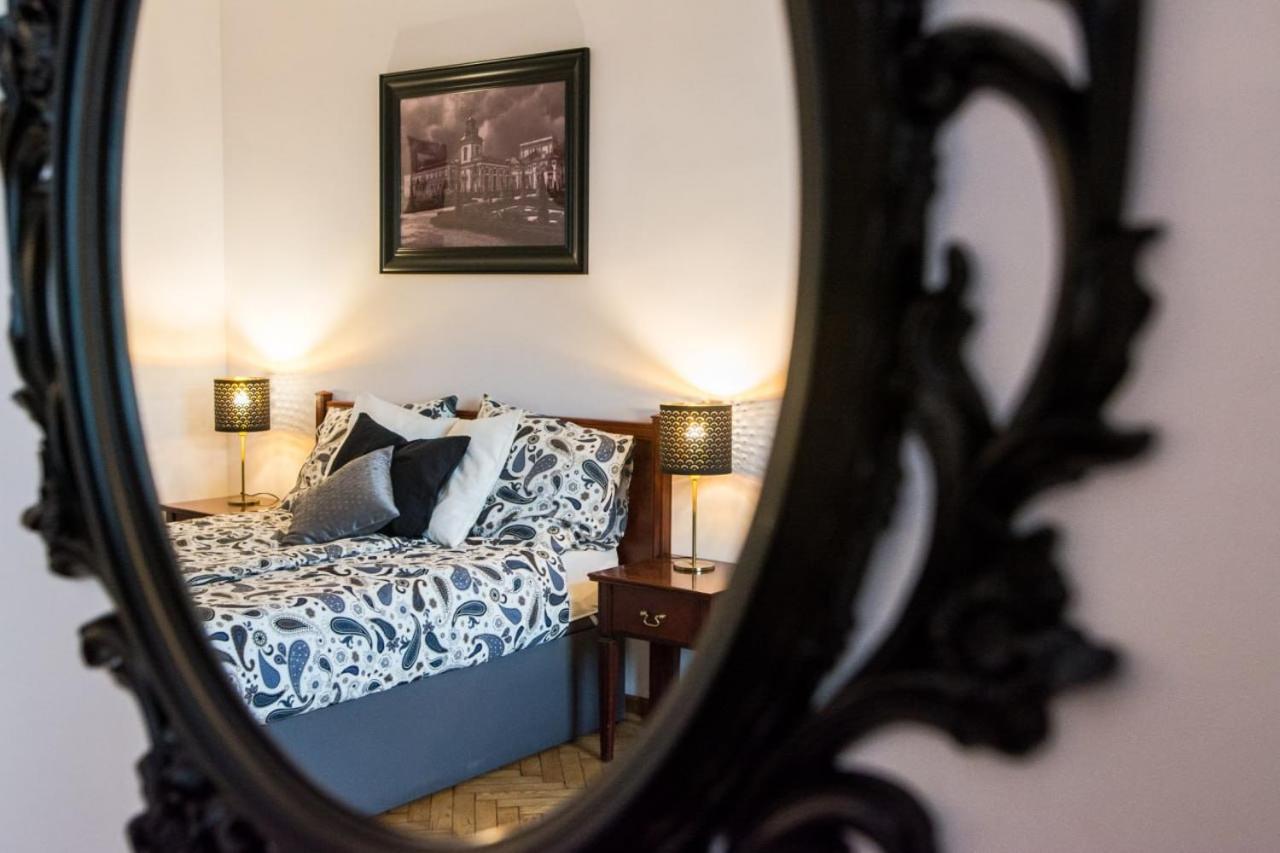 Halby Luxury Rooms Chmielna 73B Warschau Exterior foto