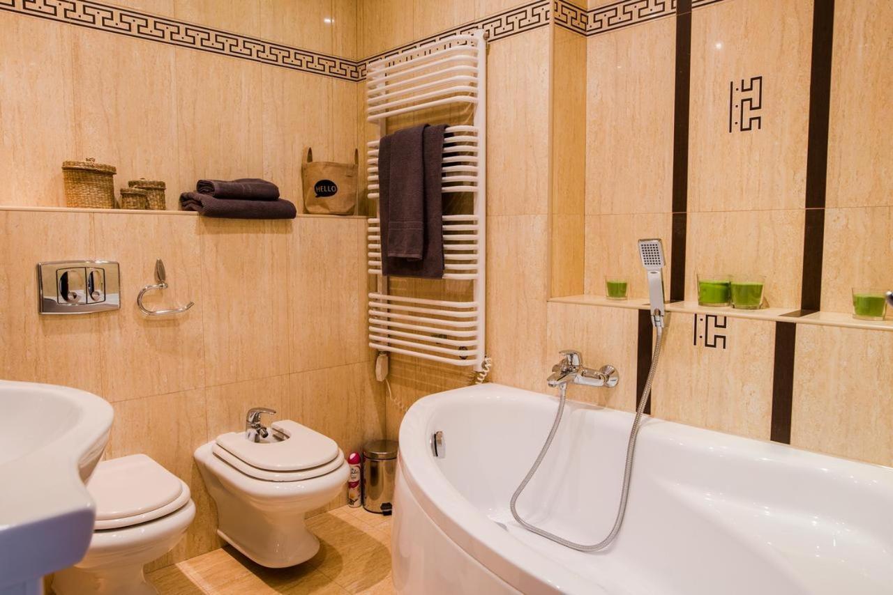 Halby Luxury Rooms Chmielna 73B Warschau Exterior foto